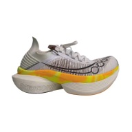 Кросівки Saucony Endorphin Elite 2 S30994-130 Розмір 40.5