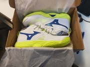 Взуття Для Волейболу Mizuno Wave Momentum Elite, Розмір 41